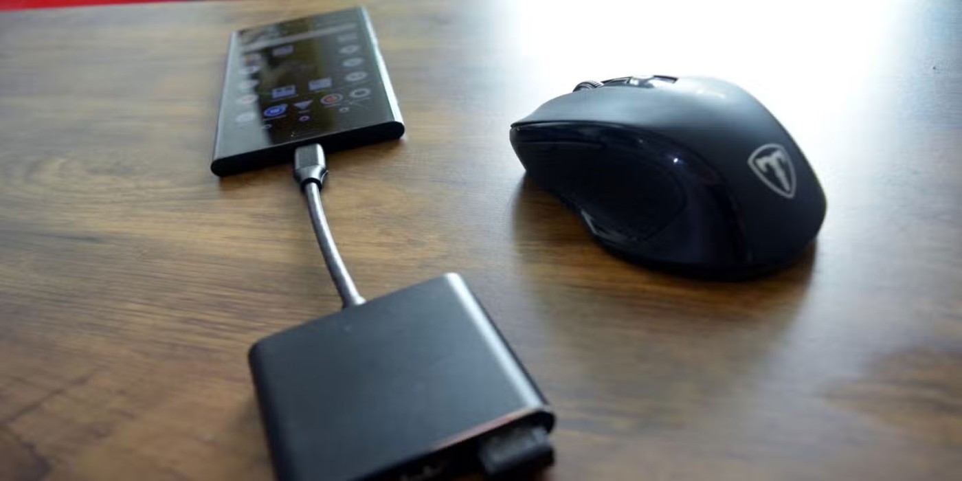 10 devices that can be plugged into the smartphone charging port