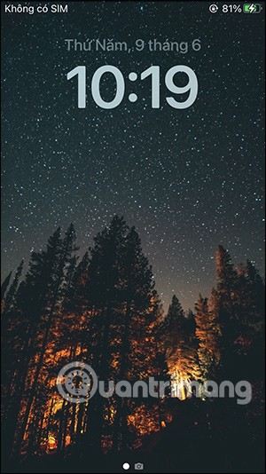 How to customize iPhone lock screen