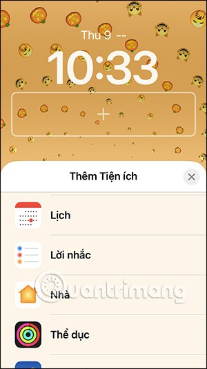 How to customize iPhone lock screen