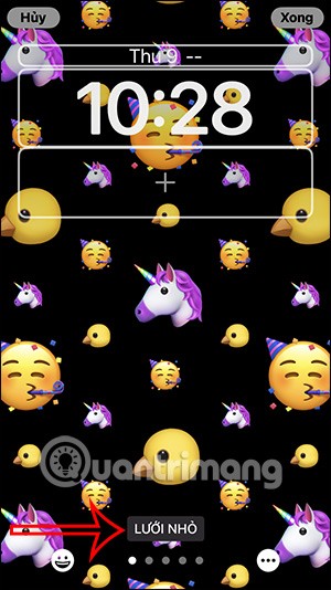 How to customize iPhone lock screen
