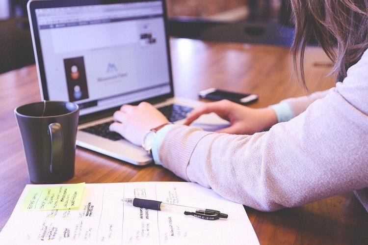 Pro e contro dell'utilizzo di tecnologie basate sul Web per l'insegnamento